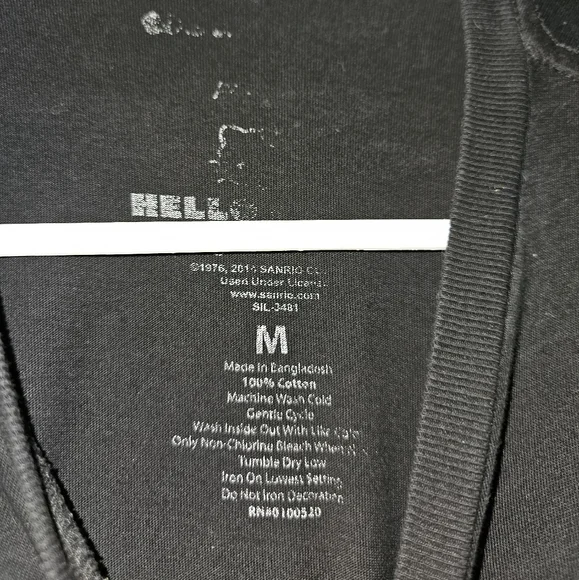 Hello Kitty & Friends Tee SIZE M - Picture 2 of 3